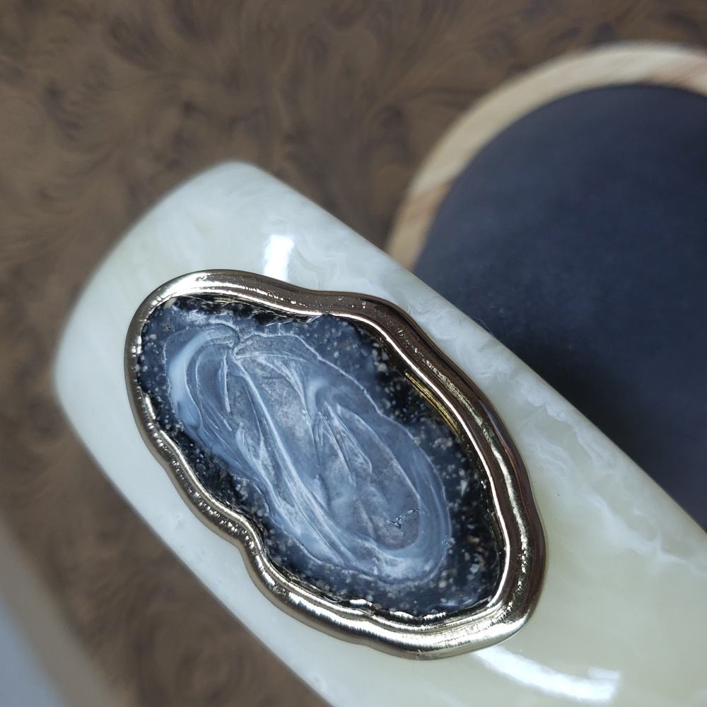 Vintage Super Chunky Lucite Faux Agate Cuff Bracelet - Picture 3 of 7